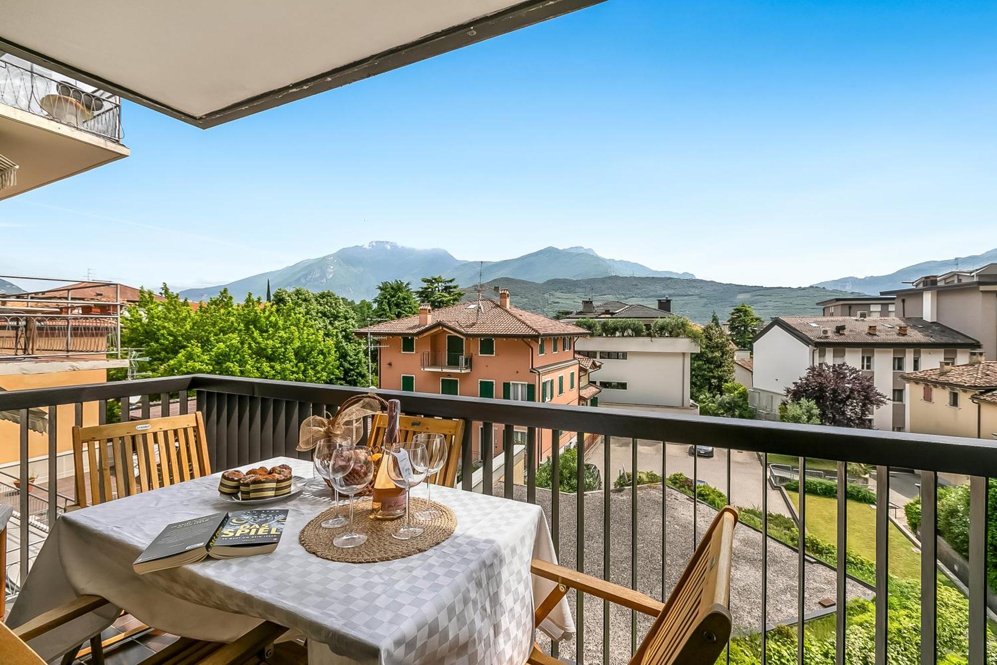 Appartamento Amy - Happy Rentals Riva del Garda Exterior photo